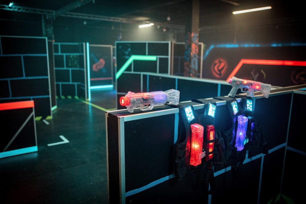 Häufige Fragen zu Firmenevent und Teambuilding – OUTGUN Lasertag